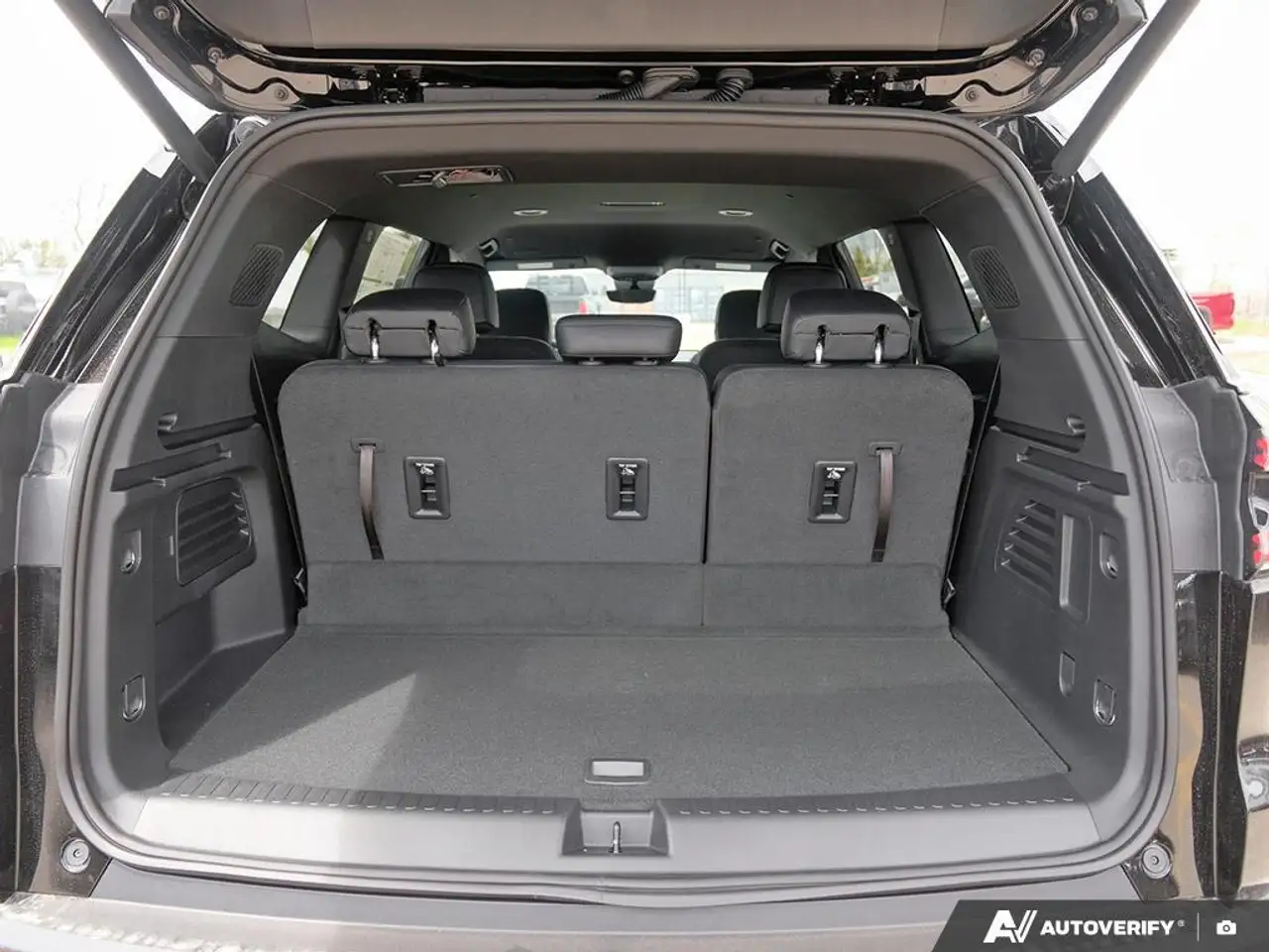 GMC Acadia снимка GMC Acadia