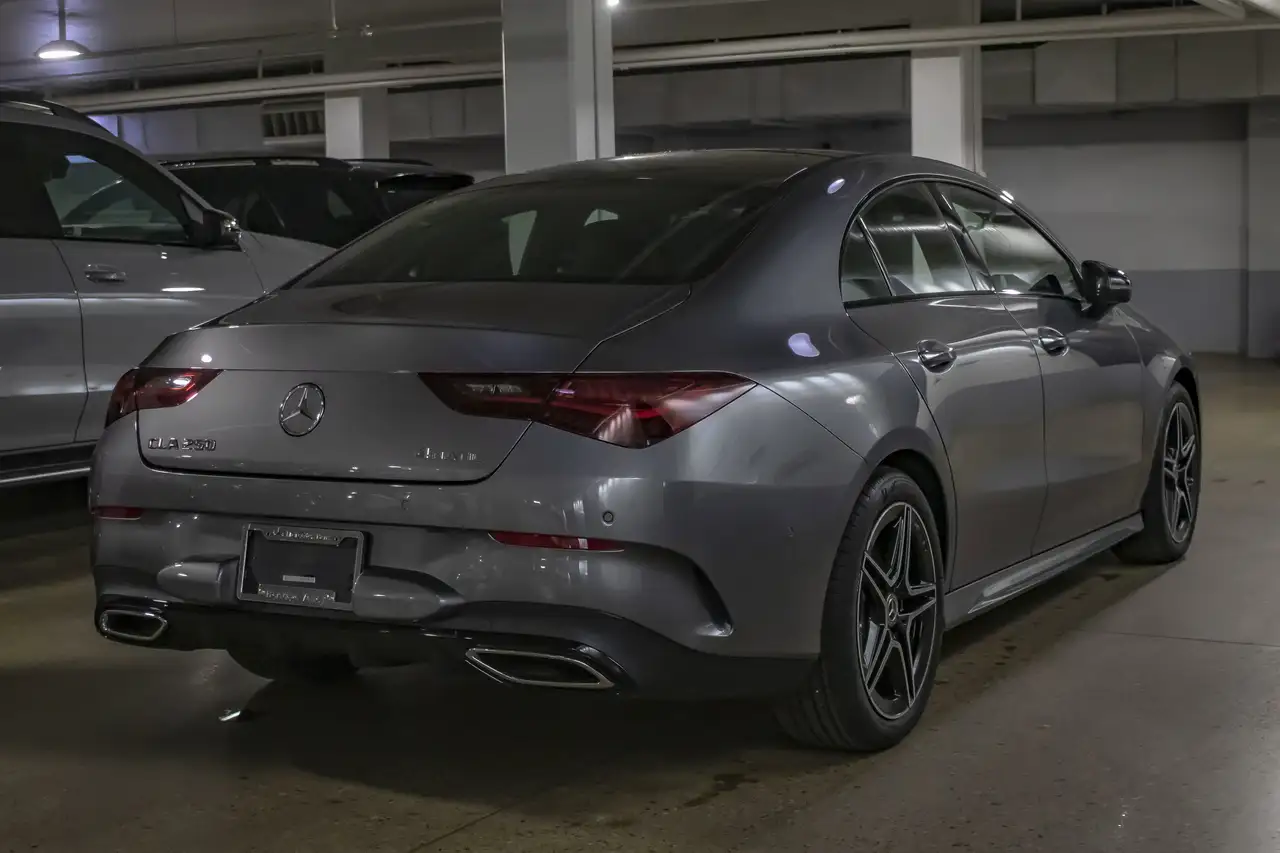 Mercedes-Benz CLA снимка Mercedes-Benz CLA