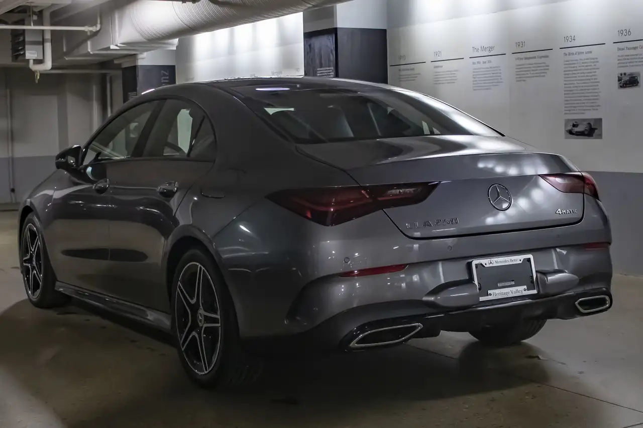 Mercedes-Benz CLA снимка Mercedes-Benz CLA