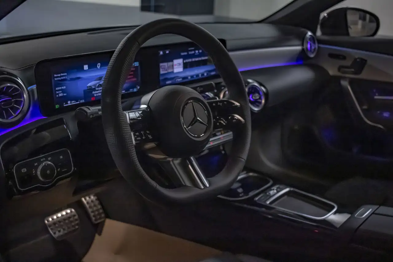 Mercedes-Benz CLA снимка Mercedes-Benz CLA