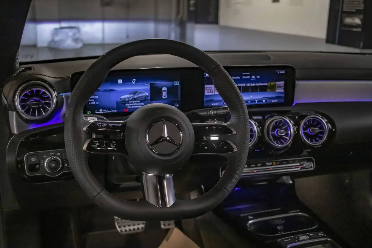 Mercedes-Benz CLA снимка Mercedes-Benz CLA