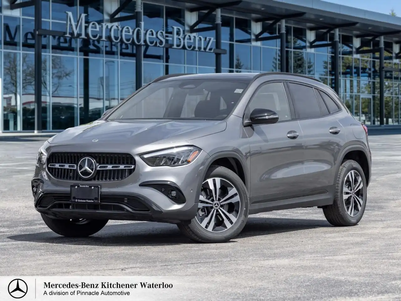 Mercedes-Benz GLA снимка Mercedes-Benz GLA