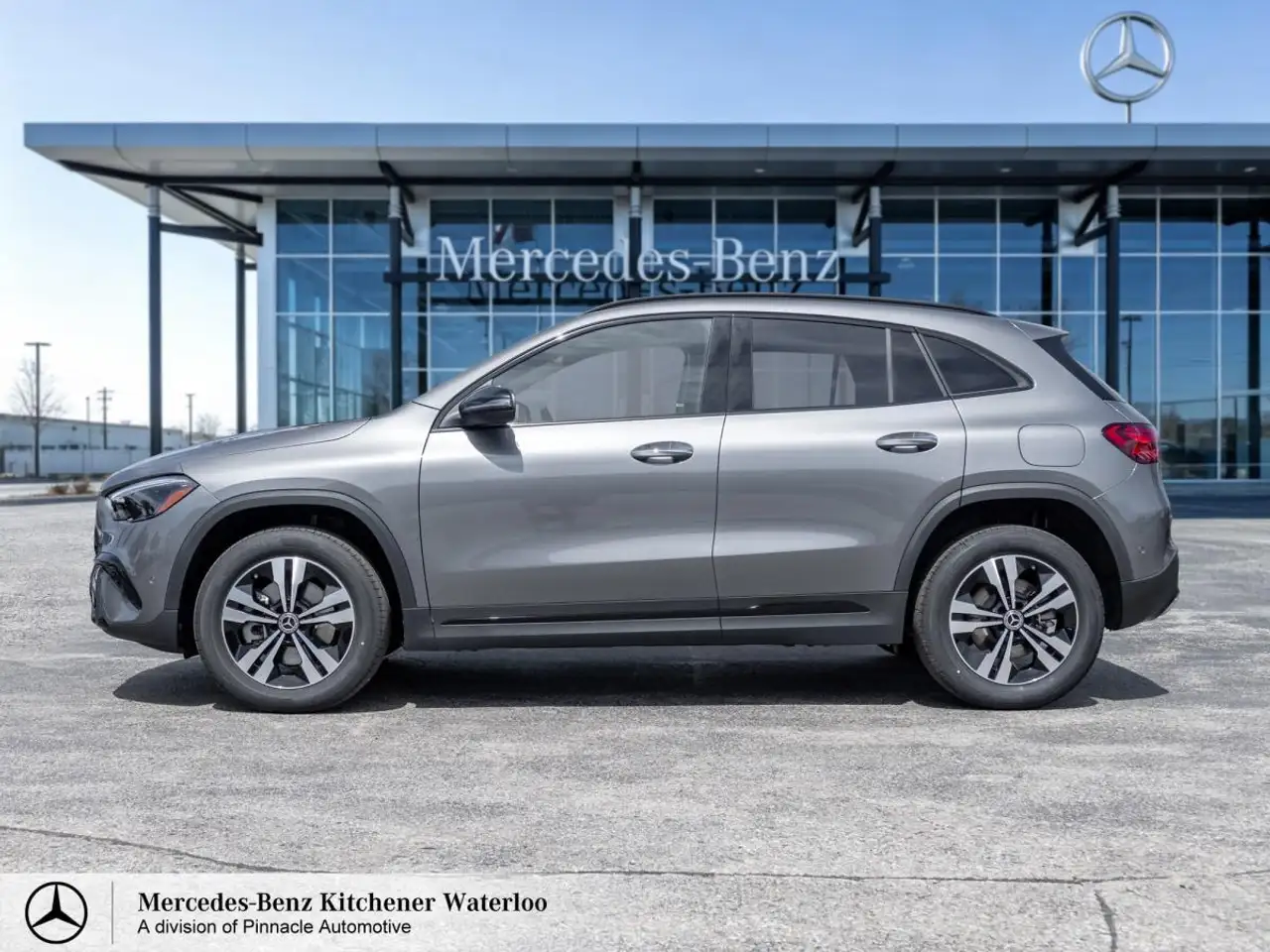 Mercedes-Benz GLA снимка Mercedes-Benz GLA