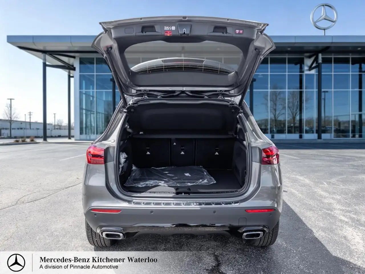 Mercedes-Benz GLA снимка Mercedes-Benz GLA