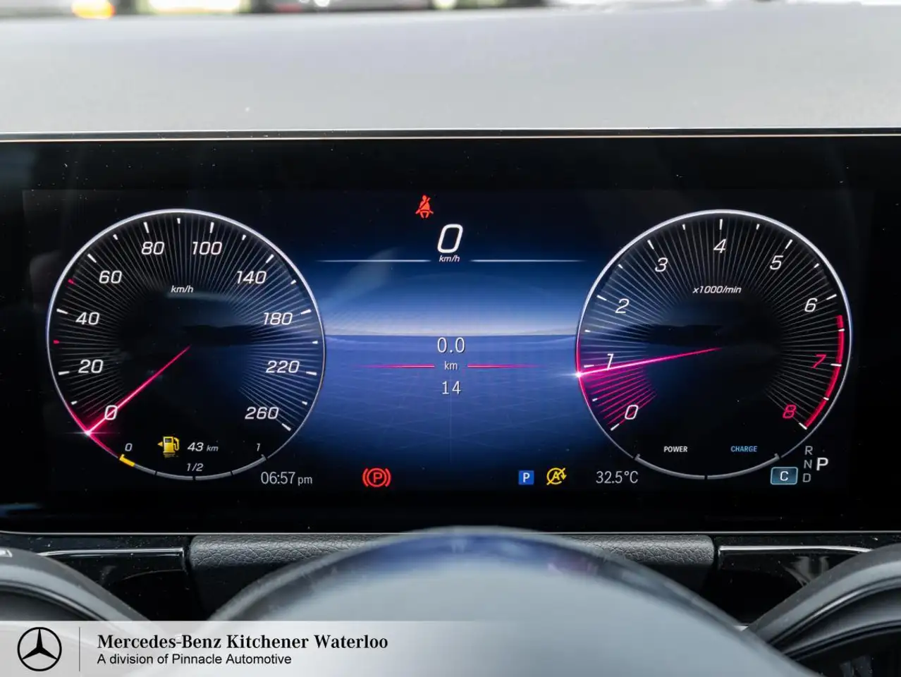 Mercedes-Benz GLA снимка Mercedes-Benz GLA