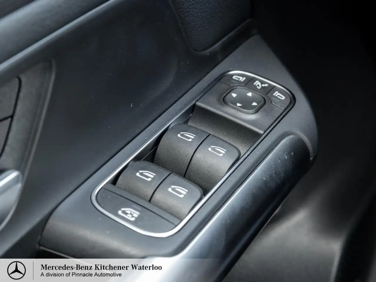 Mercedes-Benz GLA снимка Mercedes-Benz GLA