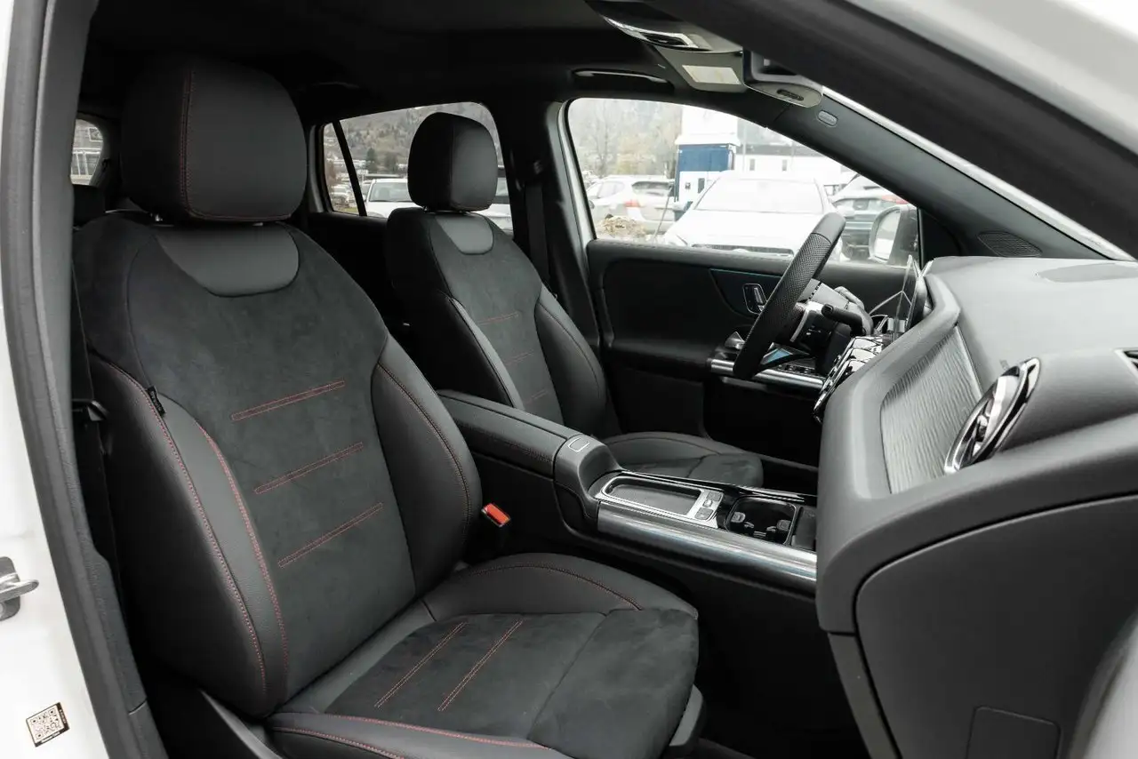 Mercedes-Benz GLA снимка Mercedes-Benz GLA