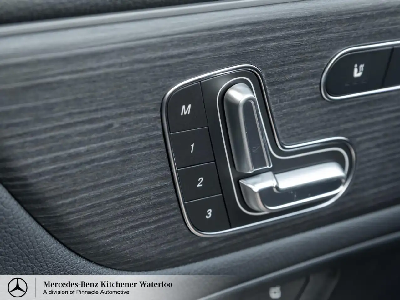 Mercedes-Benz GLA снимка Mercedes-Benz GLA