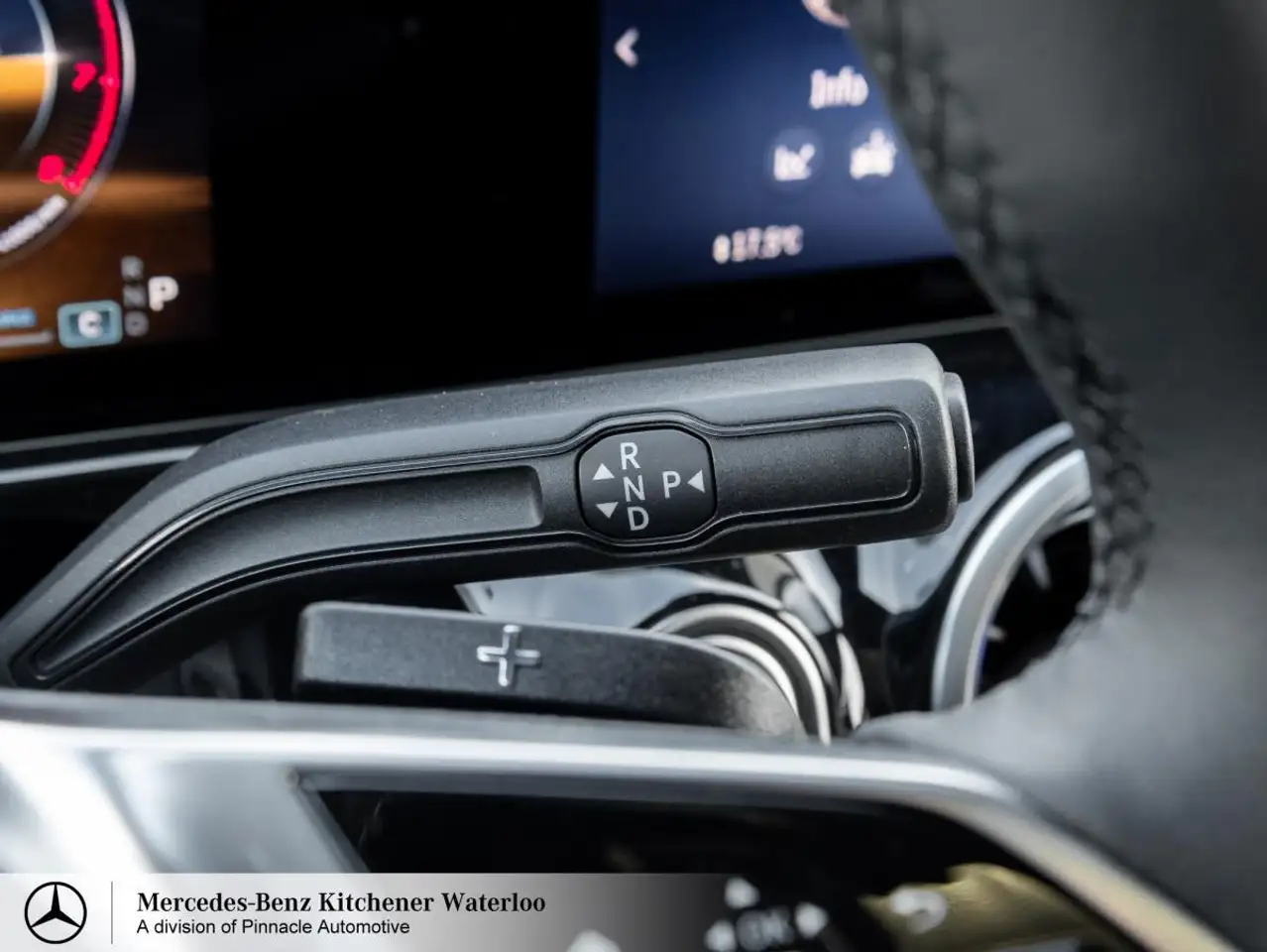 Mercedes-Benz GLA снимка Mercedes-Benz GLA