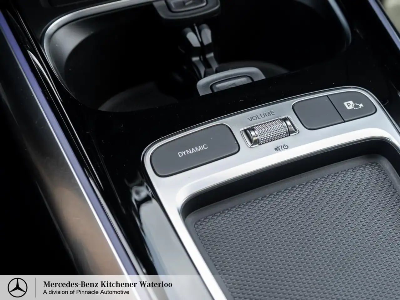 Mercedes-Benz GLA снимка Mercedes-Benz GLA
