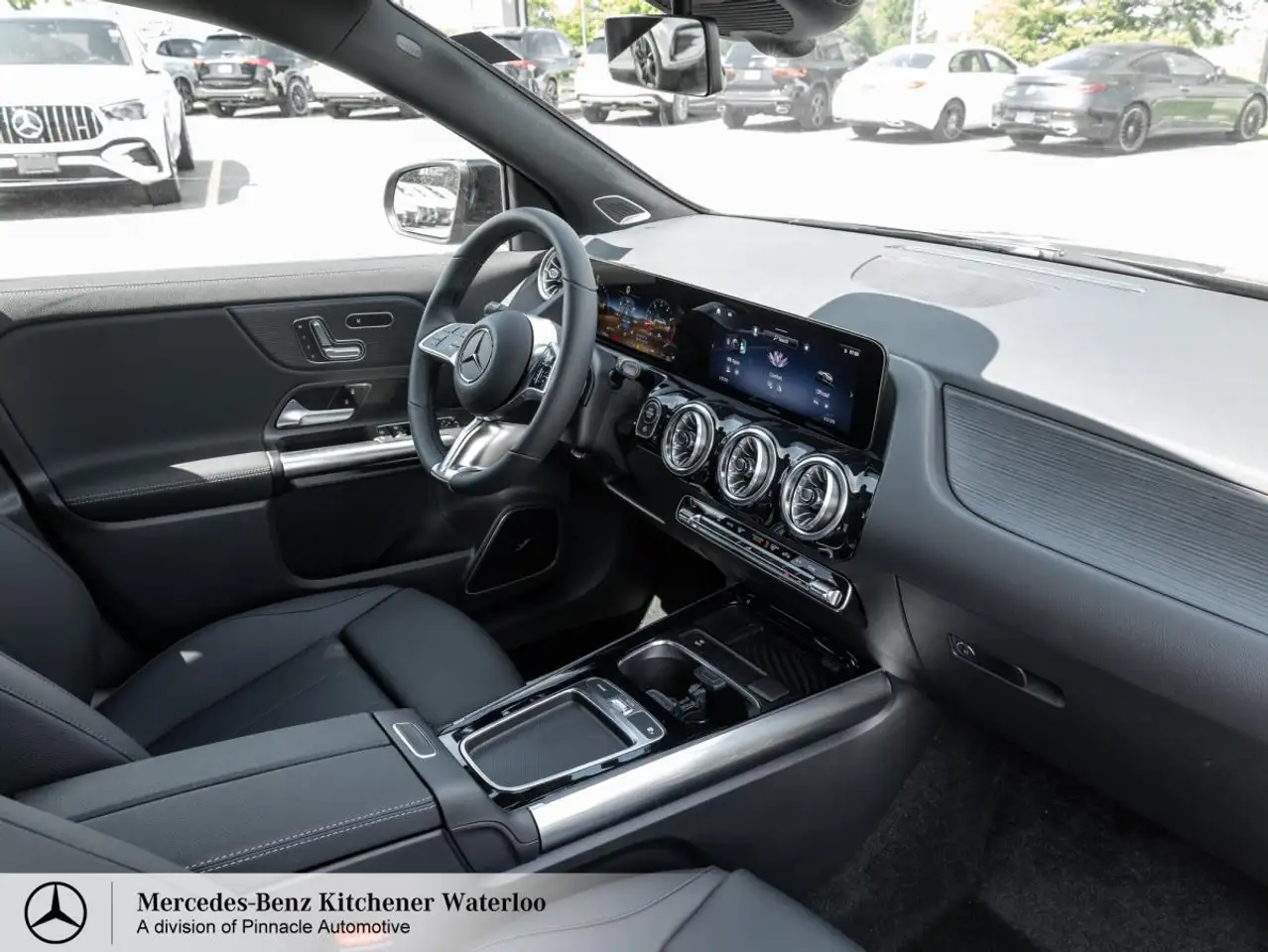 Mercedes-Benz GLA снимка Mercedes-Benz GLA