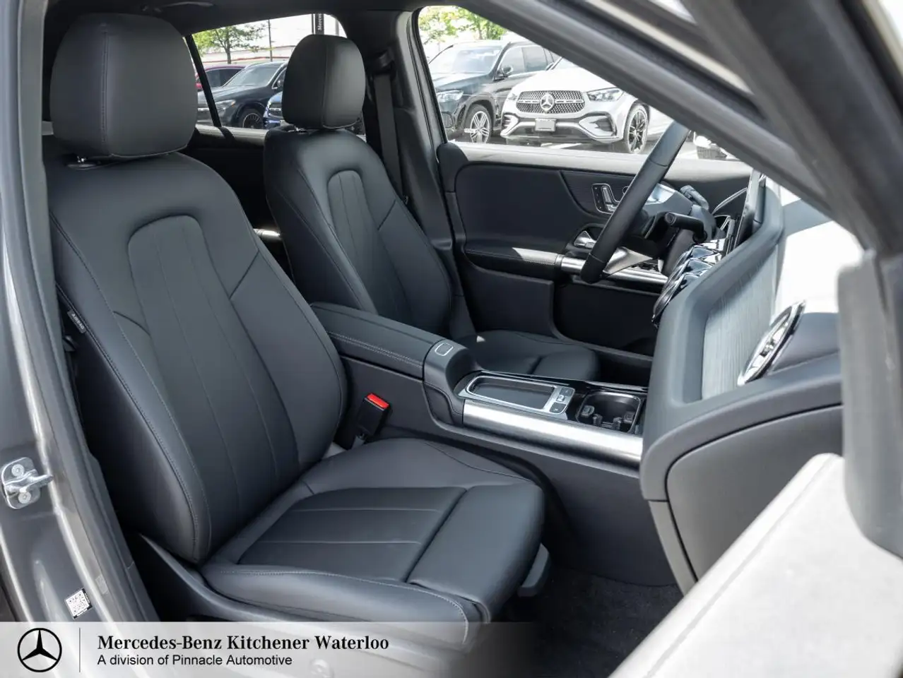 Mercedes-Benz GLA снимка Mercedes-Benz GLA