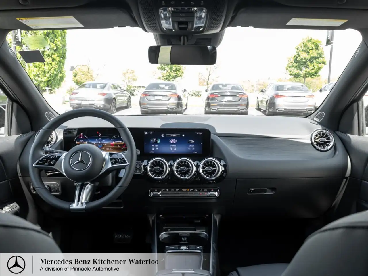 Mercedes-Benz GLA снимка Mercedes-Benz GLA