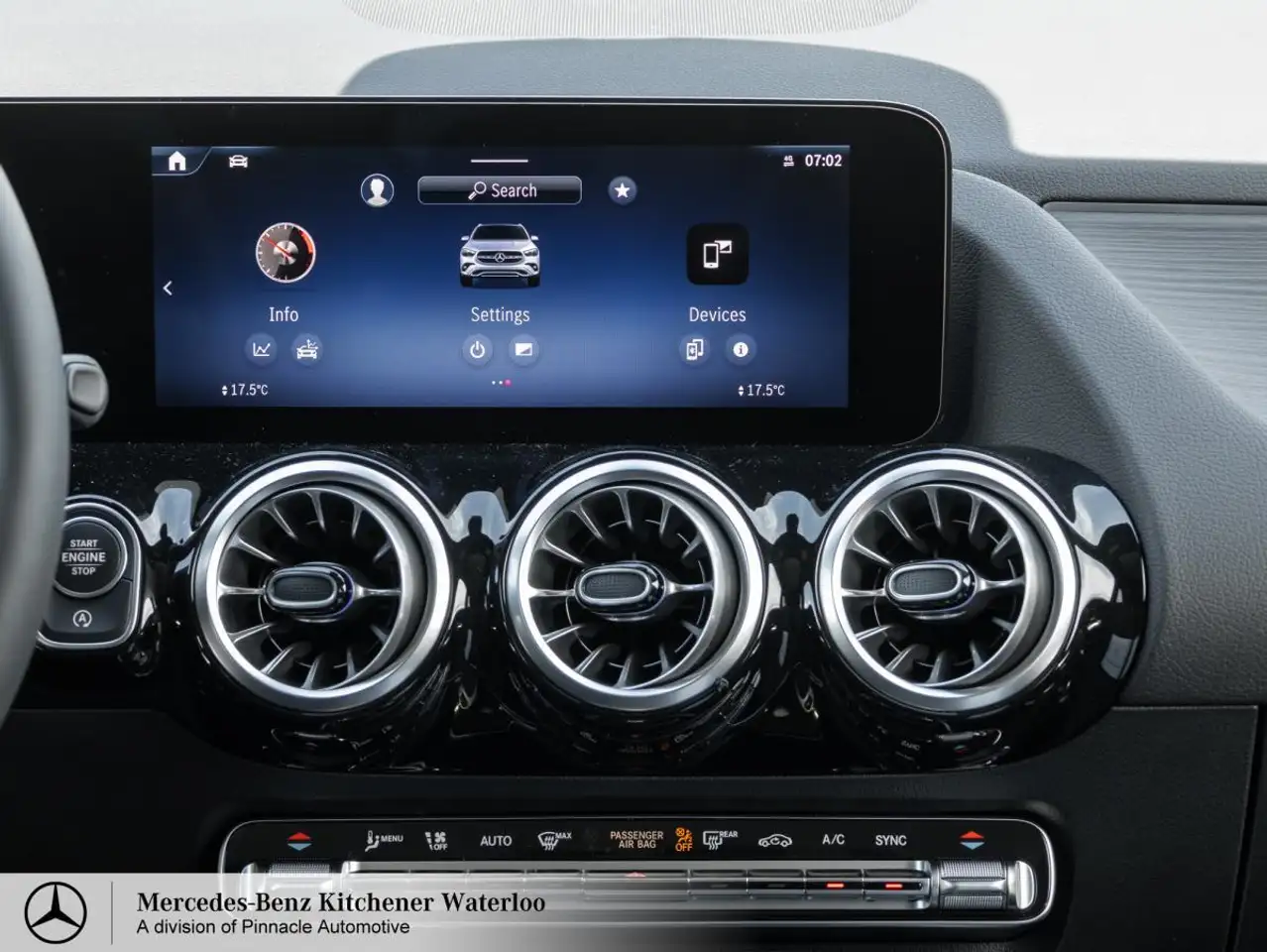 Mercedes-Benz GLA снимка Mercedes-Benz GLA