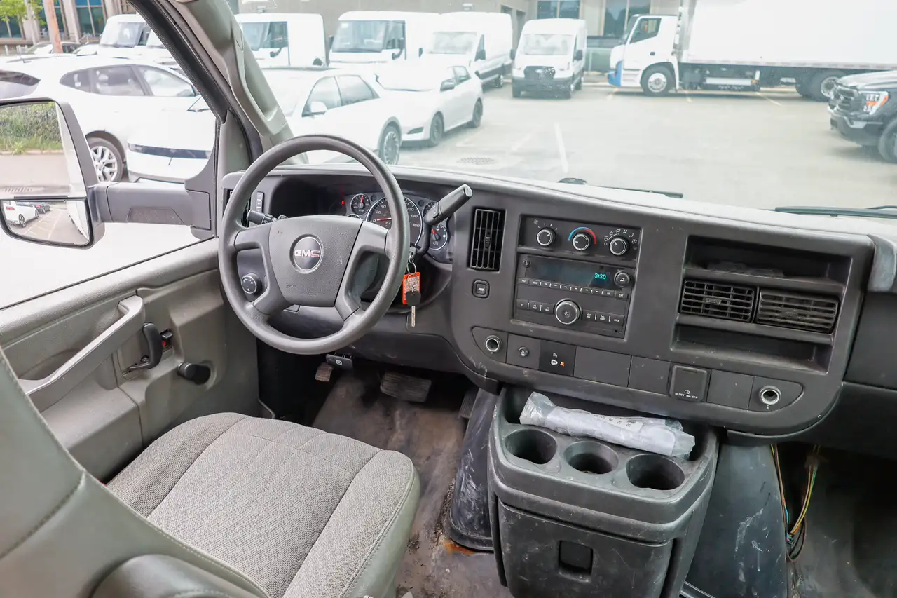 GMC Savana fotografie GMC Savana