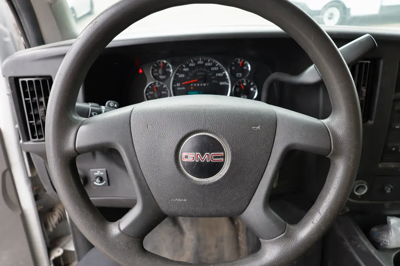 GMC Savana fotografie GMC Savana