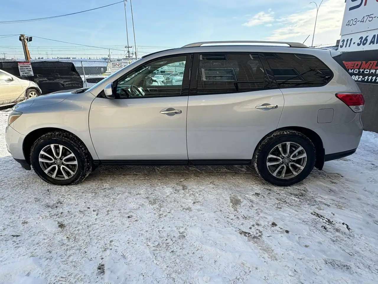Nissan Pathfinder photo Nissan Pathfinder