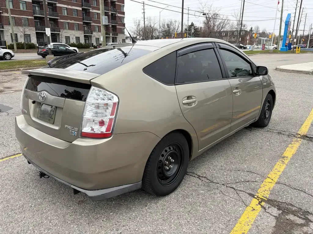 Toyota Prius снимка Toyota Prius