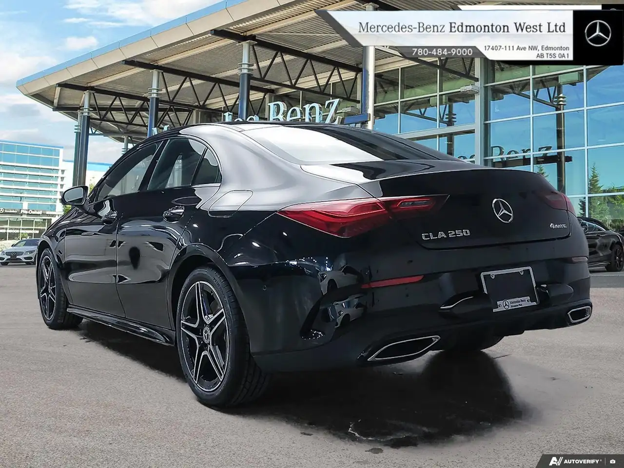 Mercedes-Benz CLA снимка Mercedes-Benz CLA