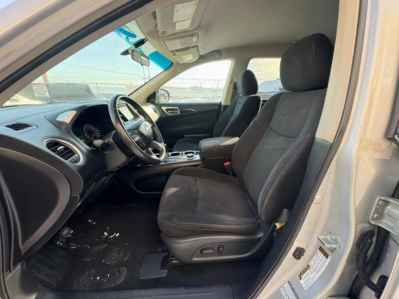 Nissan Pathfinder photo Nissan Pathfinder