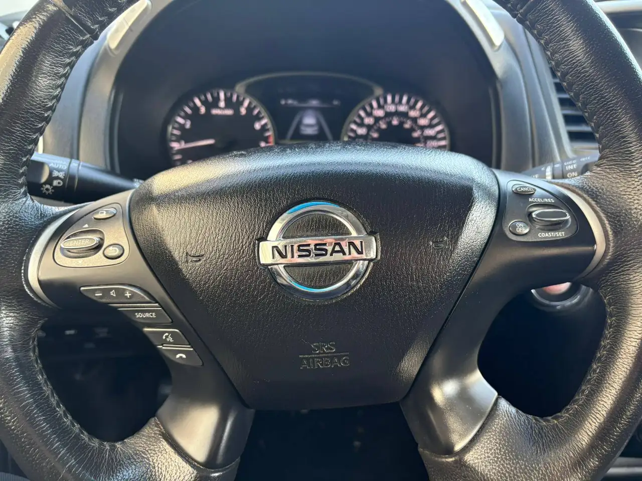 Nissan Pathfinder photo Nissan Pathfinder