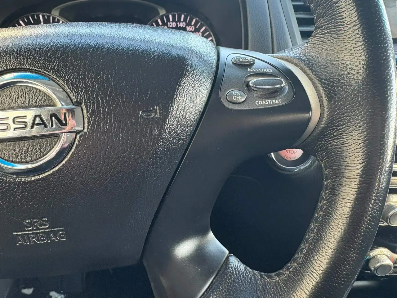 Nissan Pathfinder photo Nissan Pathfinder