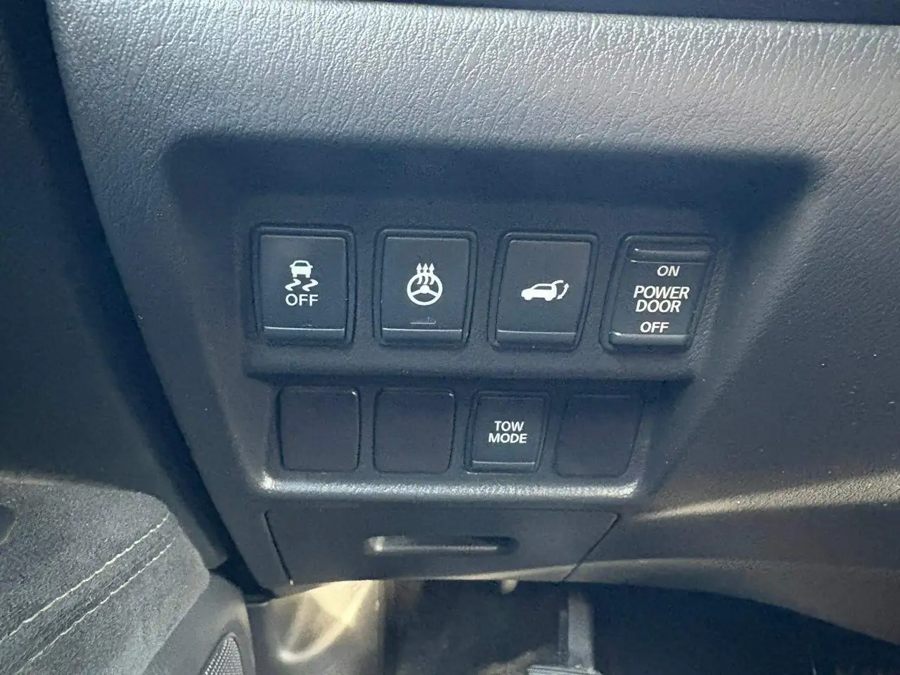 Nissan Pathfinder photo Nissan Pathfinder