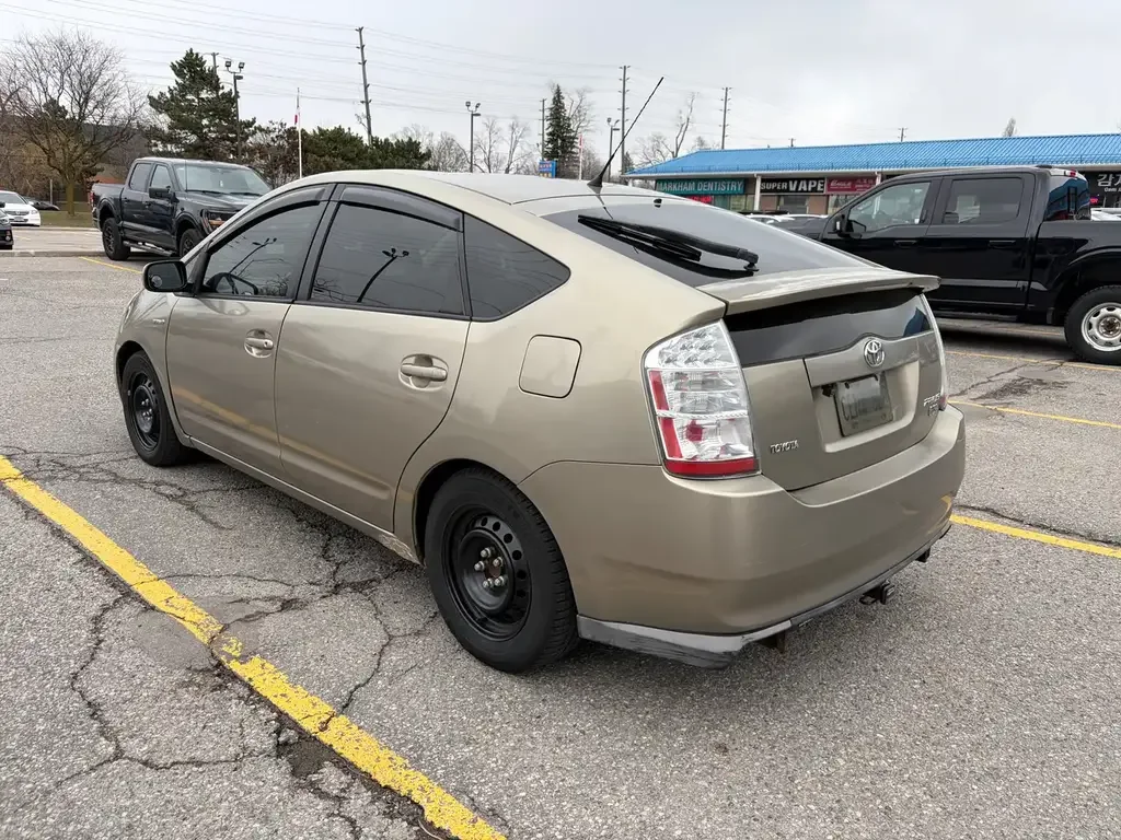 Toyota Prius снимка Toyota Prius