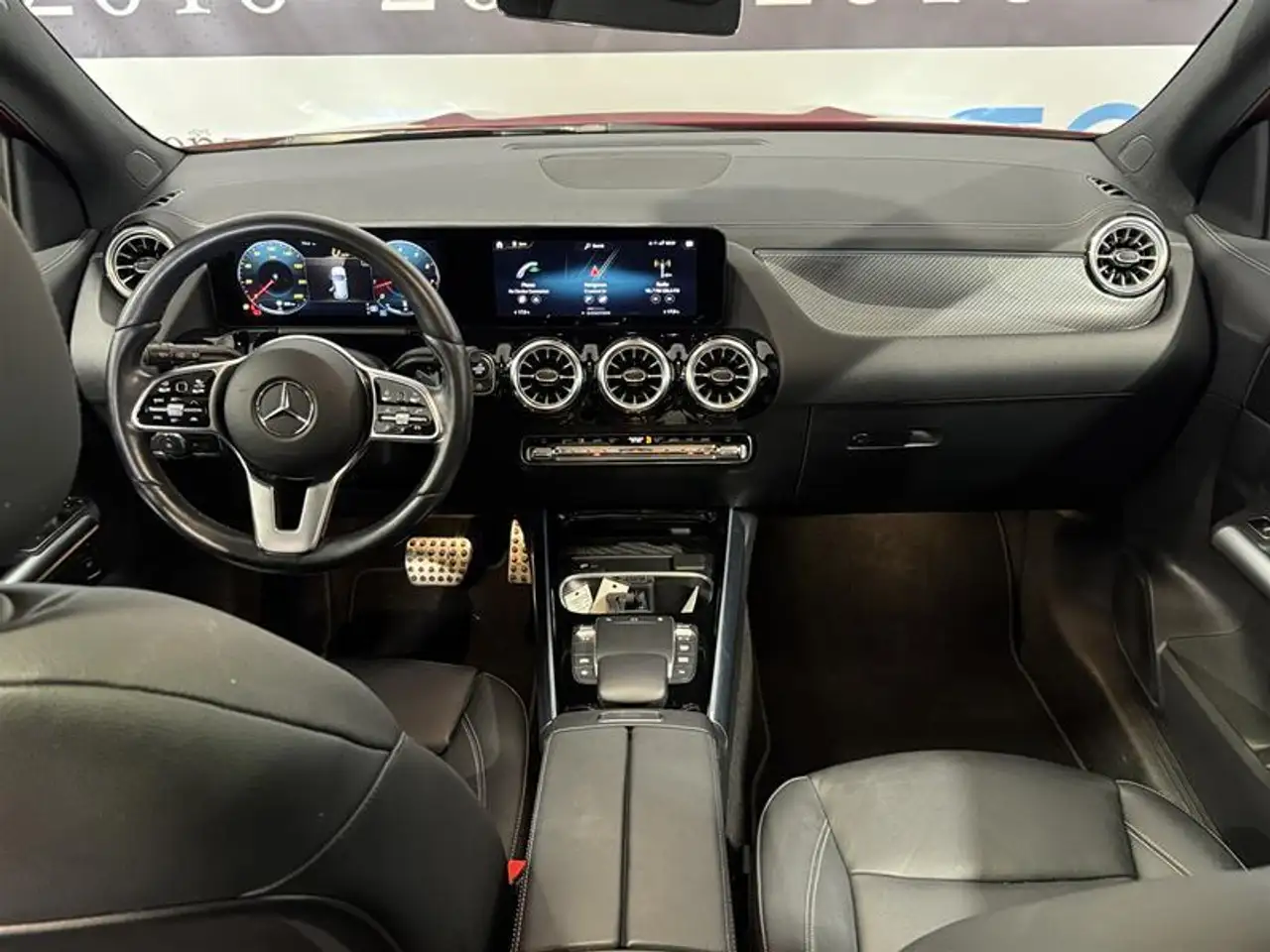 Mercedes-Benz GLA снимка Mercedes-Benz GLA