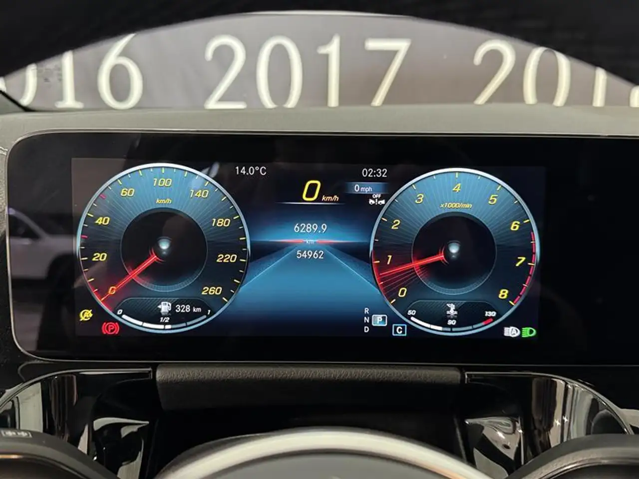 Mercedes-Benz GLA снимка Mercedes-Benz GLA