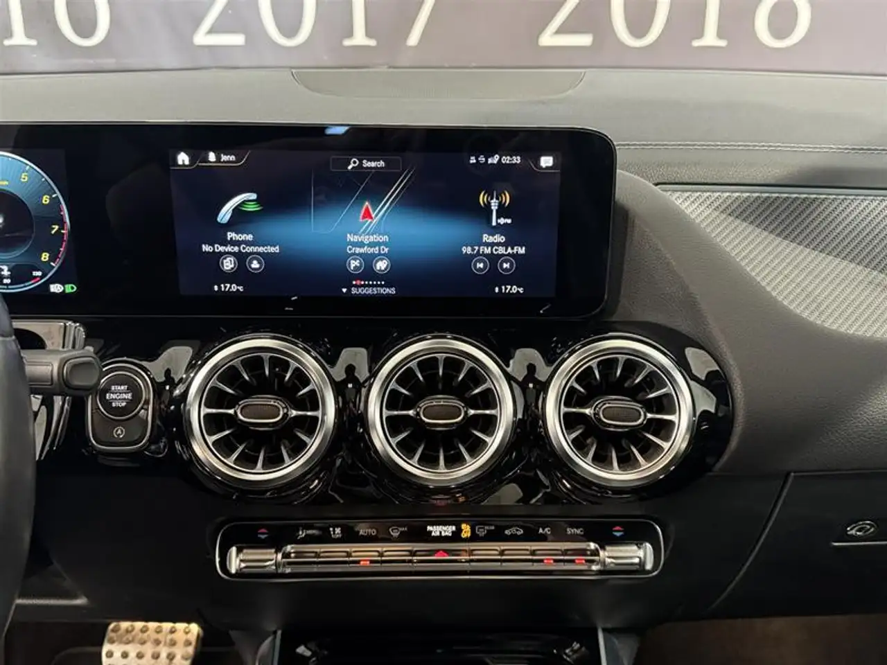 Mercedes-Benz GLA снимка Mercedes-Benz GLA