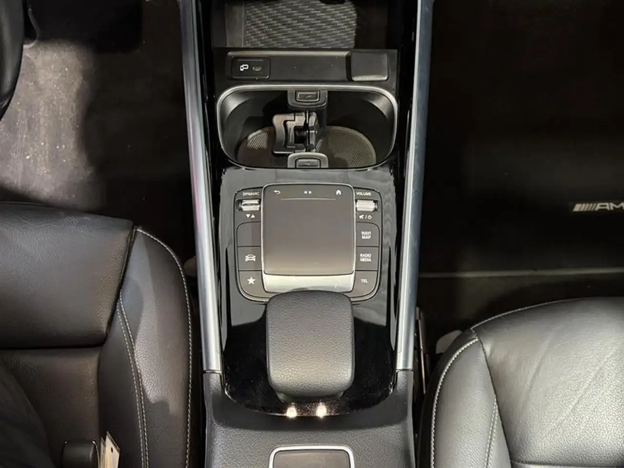 Mercedes-Benz GLA снимка Mercedes-Benz GLA