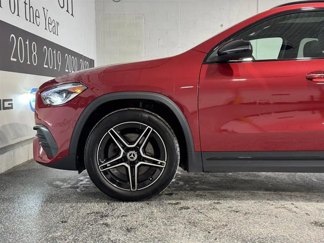 Mercedes-Benz GLA снимка Mercedes-Benz GLA