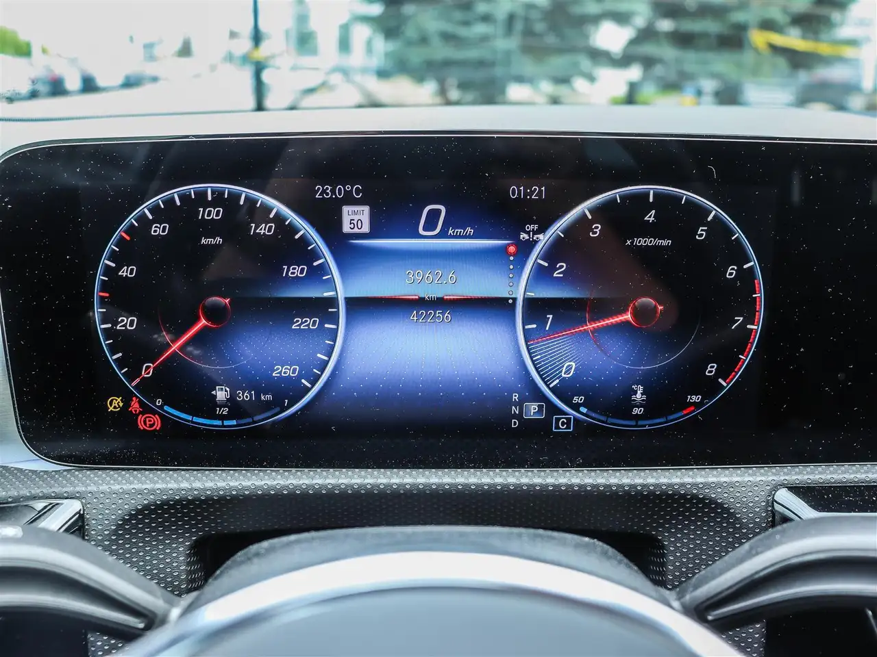 Mercedes-Benz CLA снимка Mercedes-Benz CLA