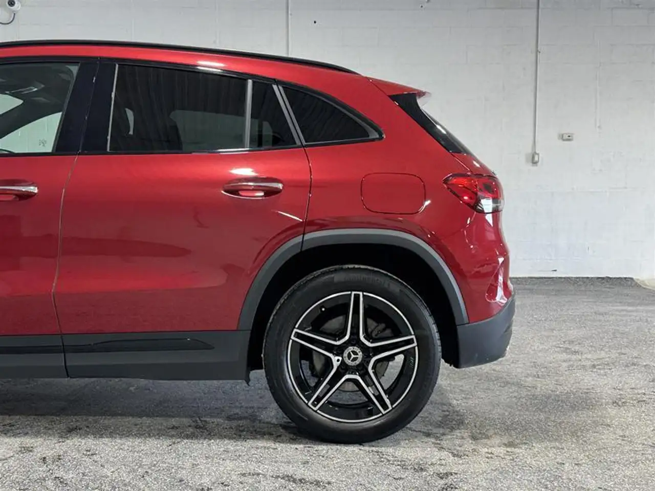 Mercedes-Benz GLA снимка Mercedes-Benz GLA