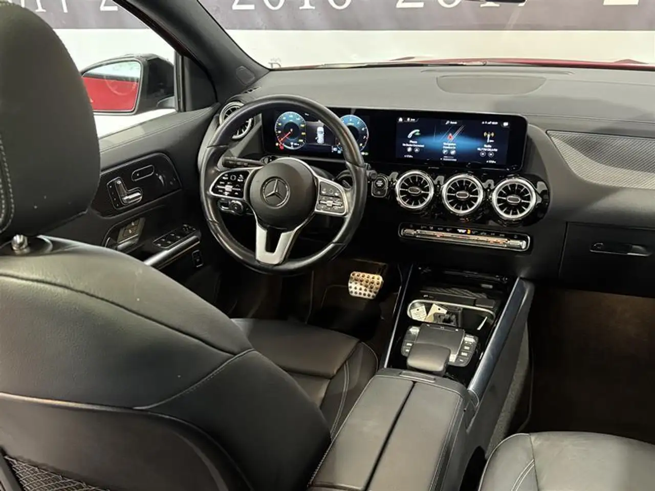 Mercedes-Benz GLA снимка Mercedes-Benz GLA
