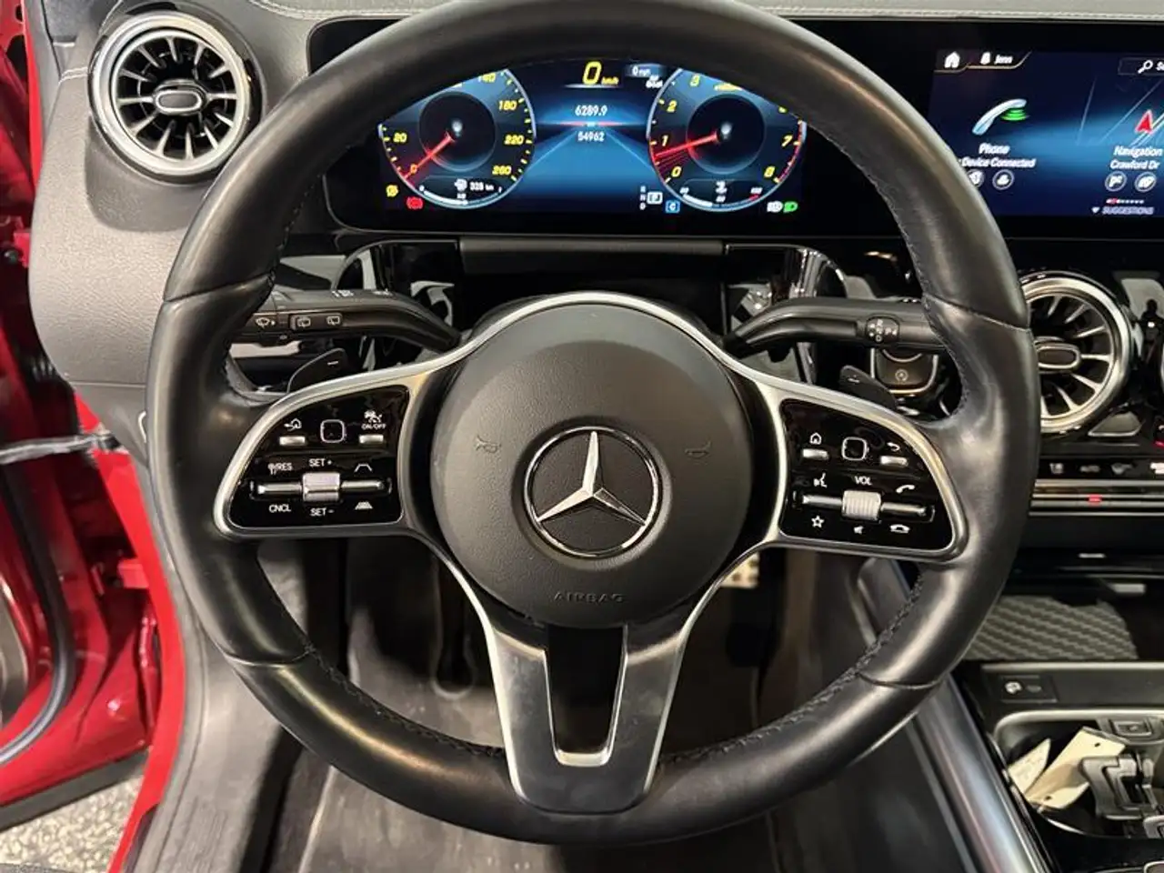 Mercedes-Benz GLA снимка Mercedes-Benz GLA