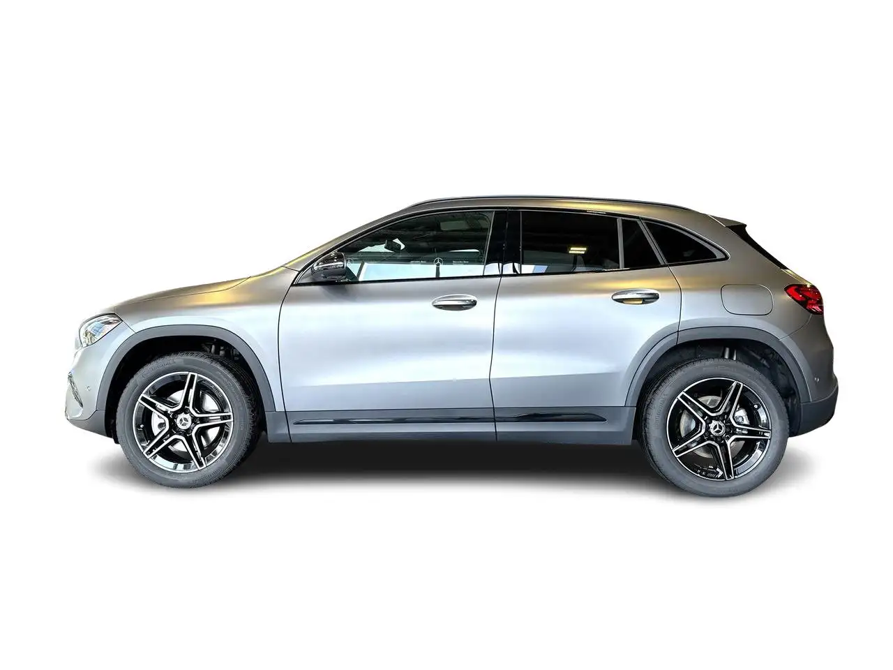 Mercedes-Benz GLA снимка Mercedes-Benz GLA