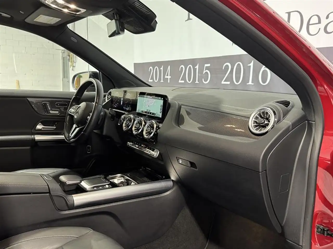 Mercedes-Benz GLA снимка Mercedes-Benz GLA