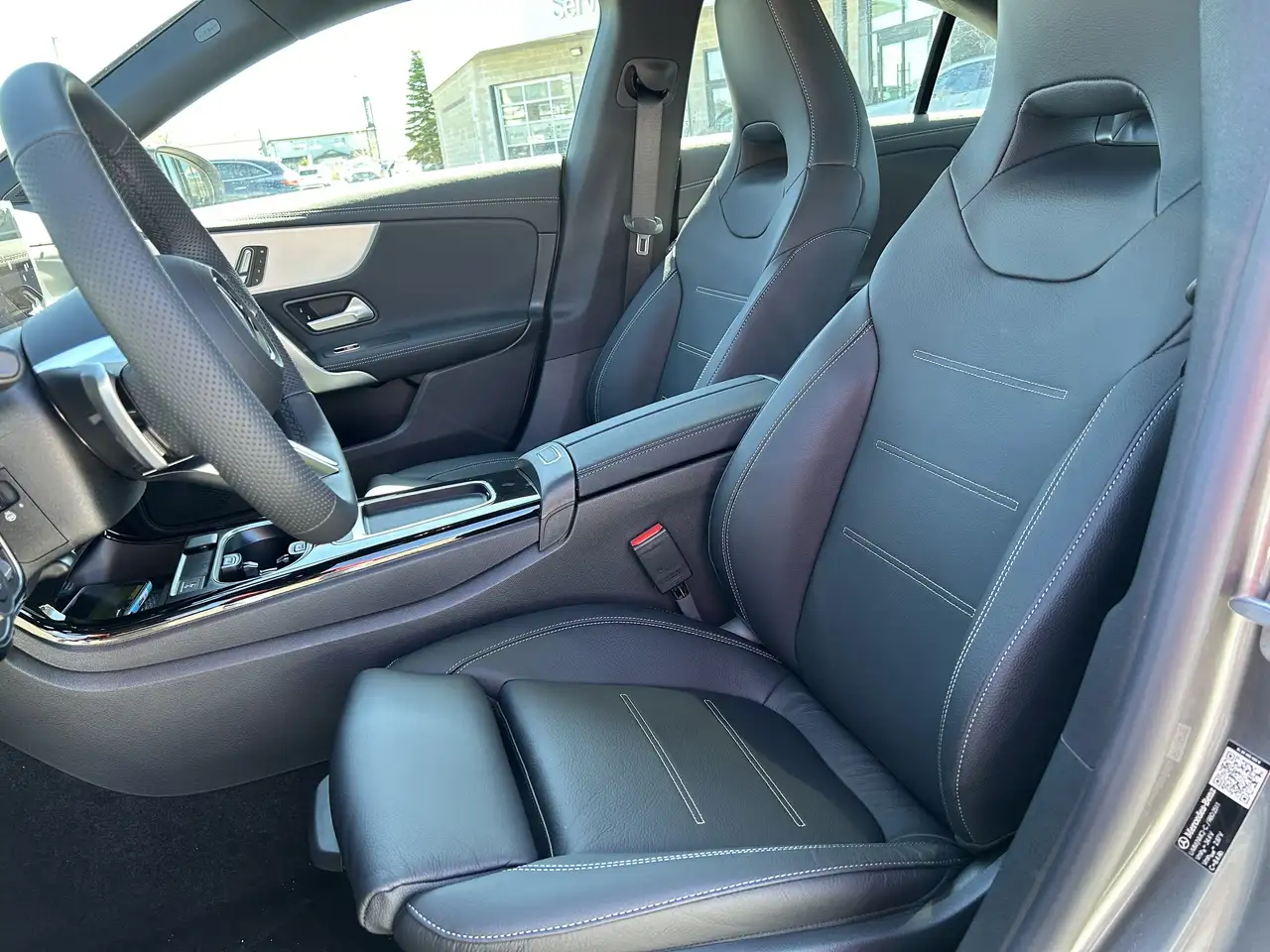 Mercedes-Benz CLA снимка Mercedes-Benz CLA