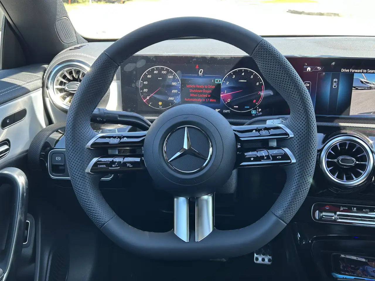 Mercedes-Benz CLA снимка Mercedes-Benz CLA