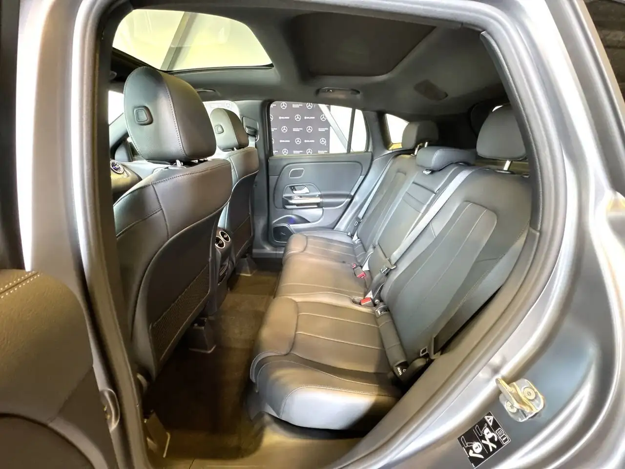 Mercedes-Benz GLA снимка Mercedes-Benz GLA