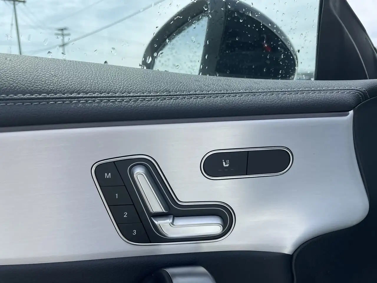 Mercedes-Benz CLA снимка Mercedes-Benz CLA