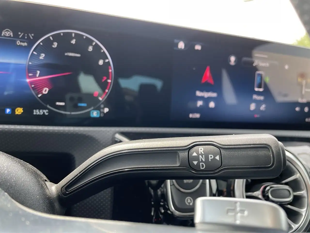 Mercedes-Benz CLA снимка Mercedes-Benz CLA