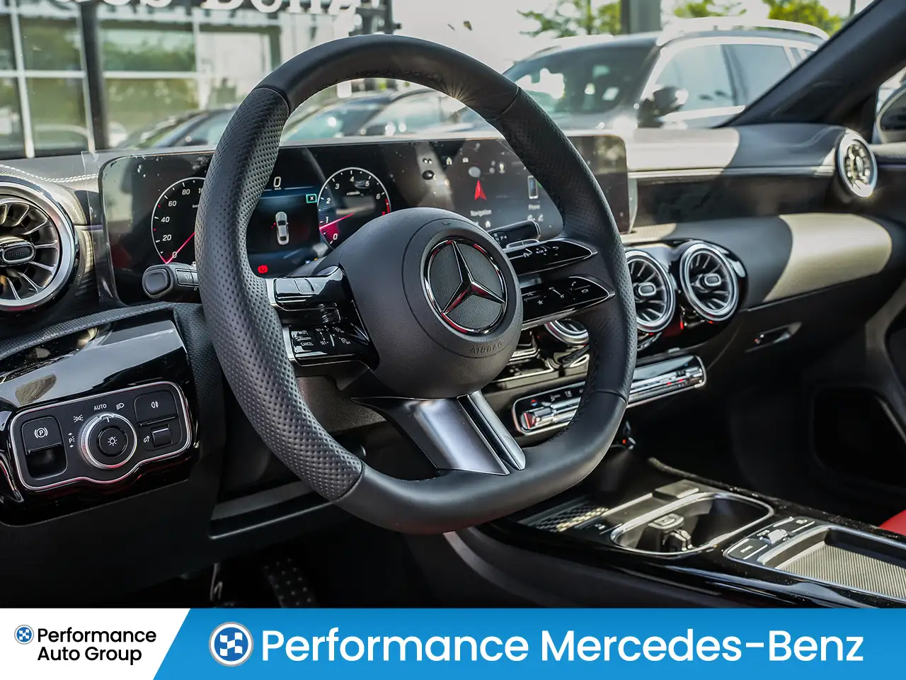 Mercedes-Benz CLA снимка Mercedes-Benz CLA