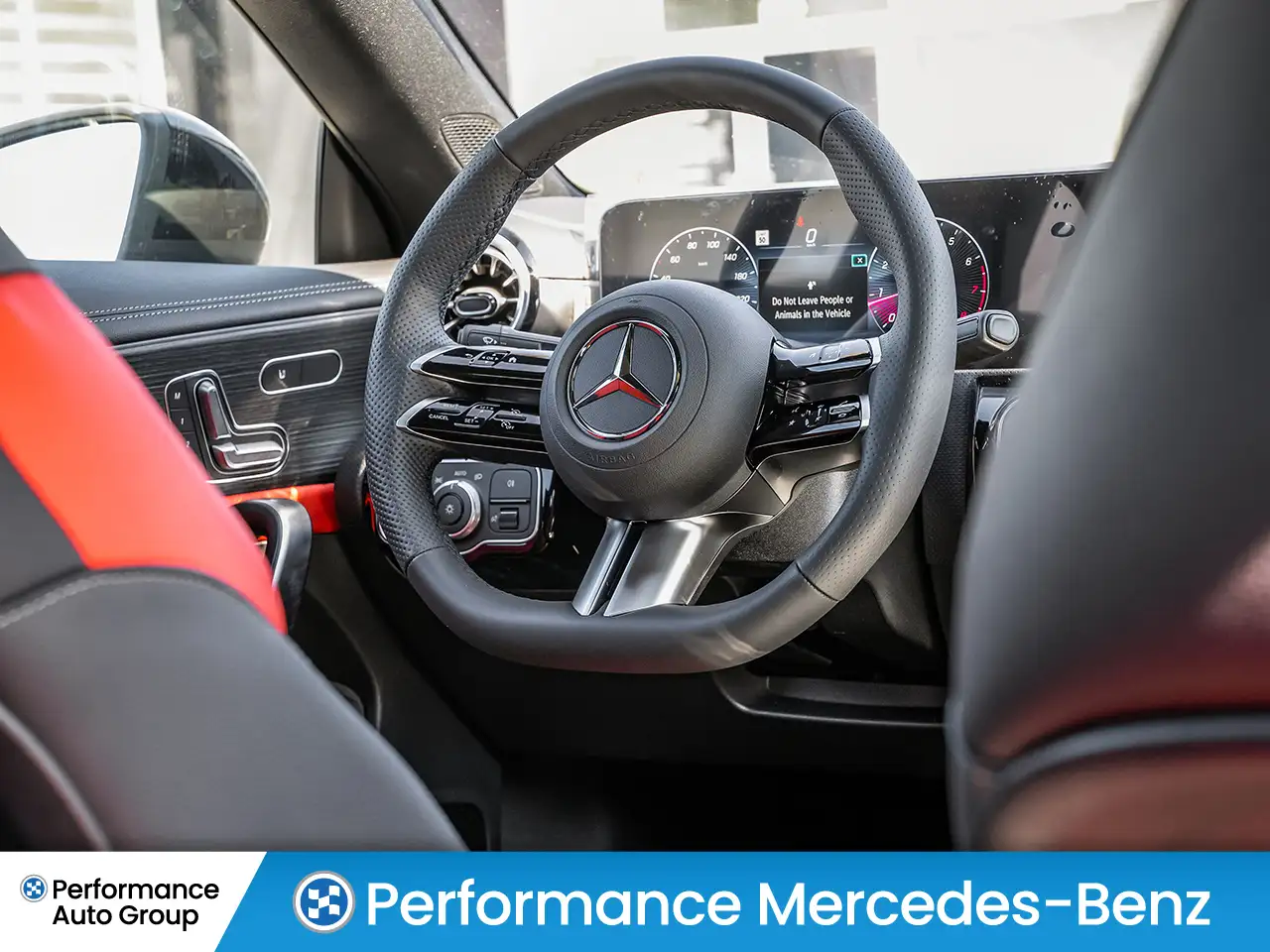 Mercedes-Benz CLA снимка Mercedes-Benz CLA