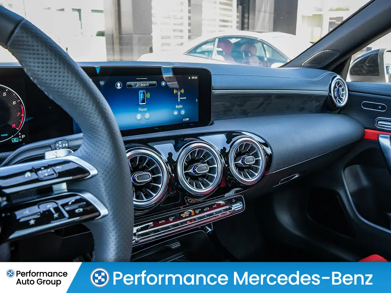 Mercedes-Benz CLA снимка Mercedes-Benz CLA