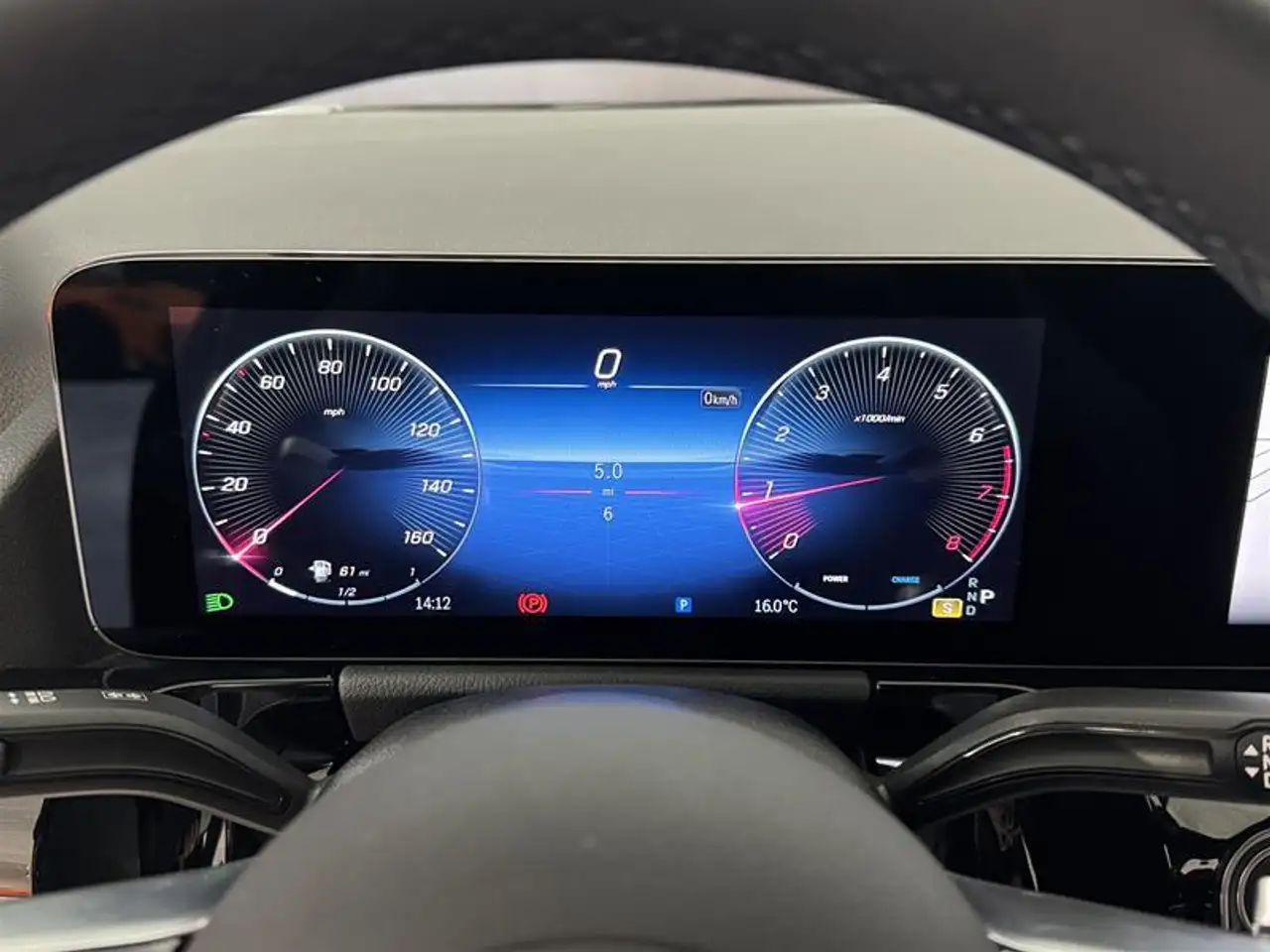 Mercedes-Benz GLA снимка Mercedes-Benz GLA