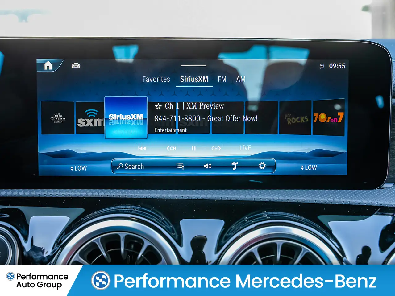 Mercedes-Benz CLA снимка Mercedes-Benz CLA