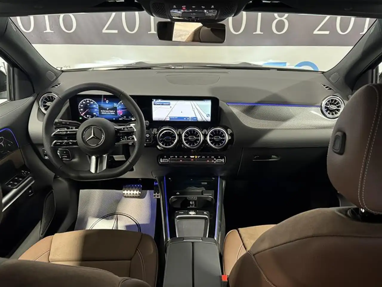 Mercedes-Benz GLA снимка Mercedes-Benz GLA